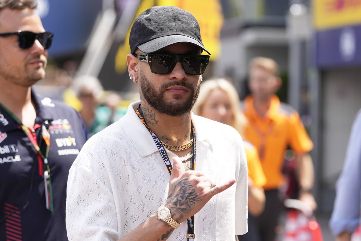 Νεϊμάρ: Το καινούργιο του ρολόι που κοστίζει μία περιουσία, είναι ζωγραφισμένο στο χέρι