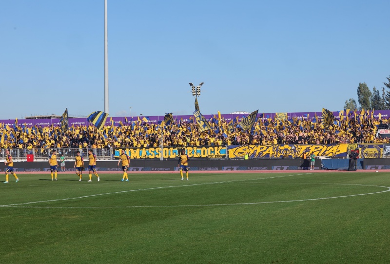 Οι έντονες αντιδράσεις ΑΕΛιστών για Οτσόα, διοίκηση, προπονητή, αλλά και οι... ψύχραιμες φωνές