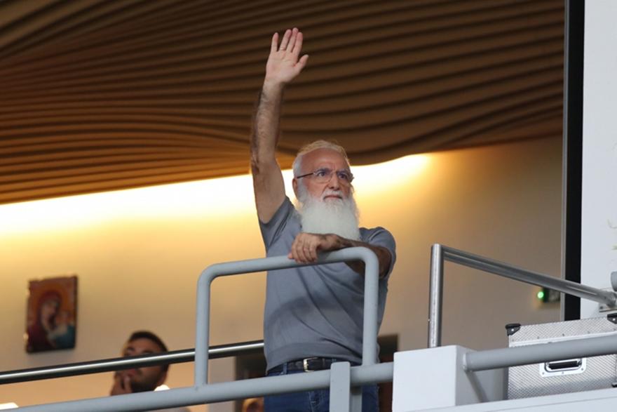 Σαββίδης: «Μακάρι αυτές οι ημέρες να βοηθήσουν για να μεγαλώσει μια σπίθα καλοσύνης στην καρδιά όλων μας»