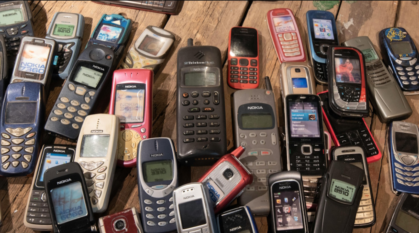 Μήπως έχεις κάποιο από αυτά; Παλιά κινητά που σήμερα αξίζουν πολλά λεφτά - Μέχρι και 70.000 ευρώ! - Δείτε τιμές και φωτογραφίες