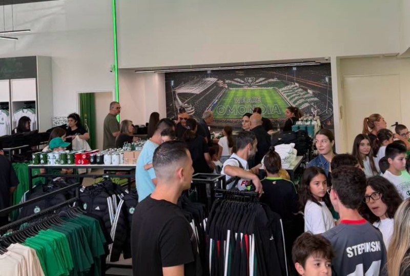Ομόνοια: Γεμάτη με κόσμο η Green Boutique Σταυρού, εν αναμονή των ποδοσφαιριστών και του Τριφύλλη!