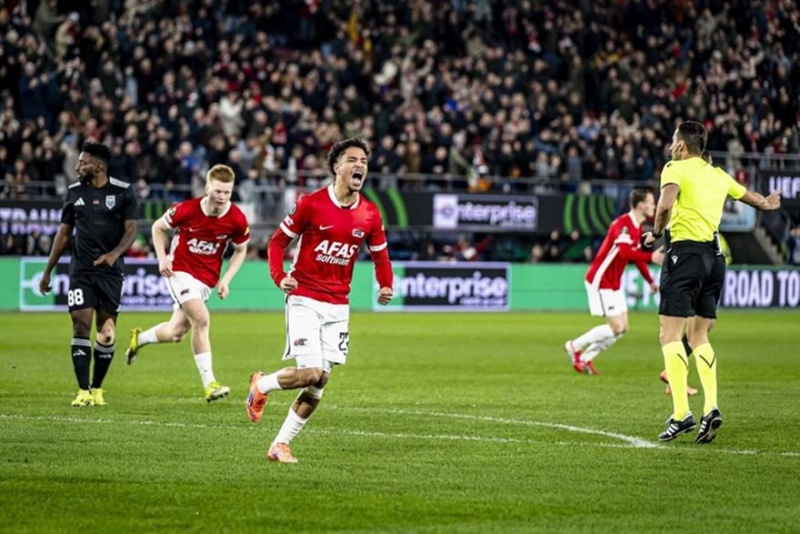 CONFERENCE: Συνέτριψε τη Νόα και «βλέπει» ΑΕΚ η Άλκμααρ - «Καθάρισε» την Ζρίνσκι η Κρίσταλ Πάλας