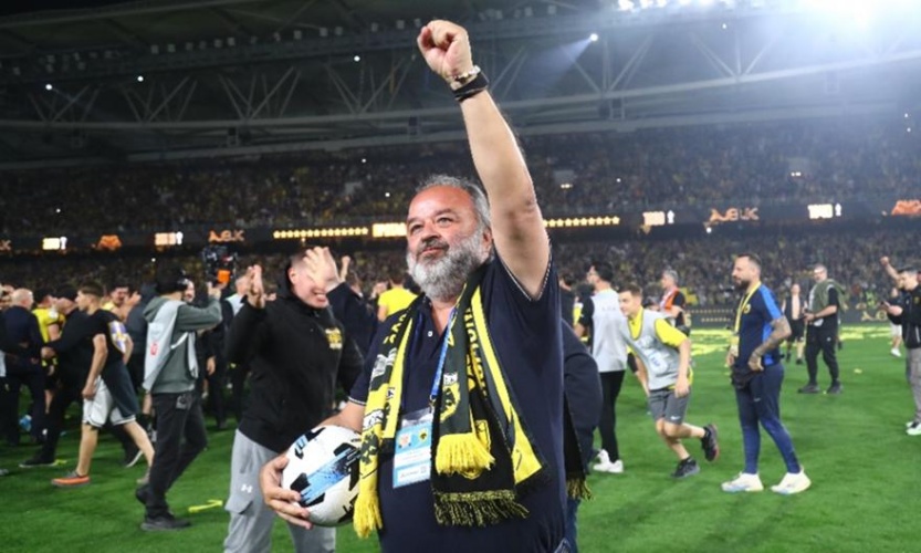 Γύρος του θριάμβου από τον Μάριο Ηλιόπουλο μετά το πρωτάθλημα της ΑΕΚ!