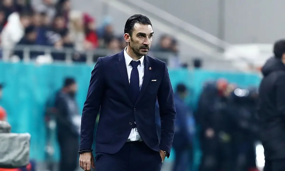 Σενάρια για το μέλλον του Ηλία Χαραλάμπους: «Κάνει κλικ...»