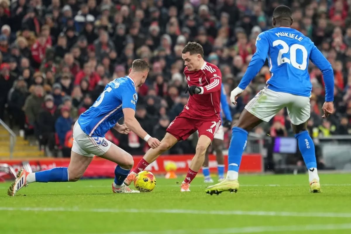 Επιστροφή στις γκέλες για την Λίβερπουλ, τριάρα για την Λιντς επί της Τσέλσι