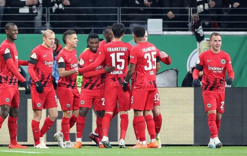 «Πέταξαν» για προημιτελικά Άιντραχτ και Φράιμπουργκ!