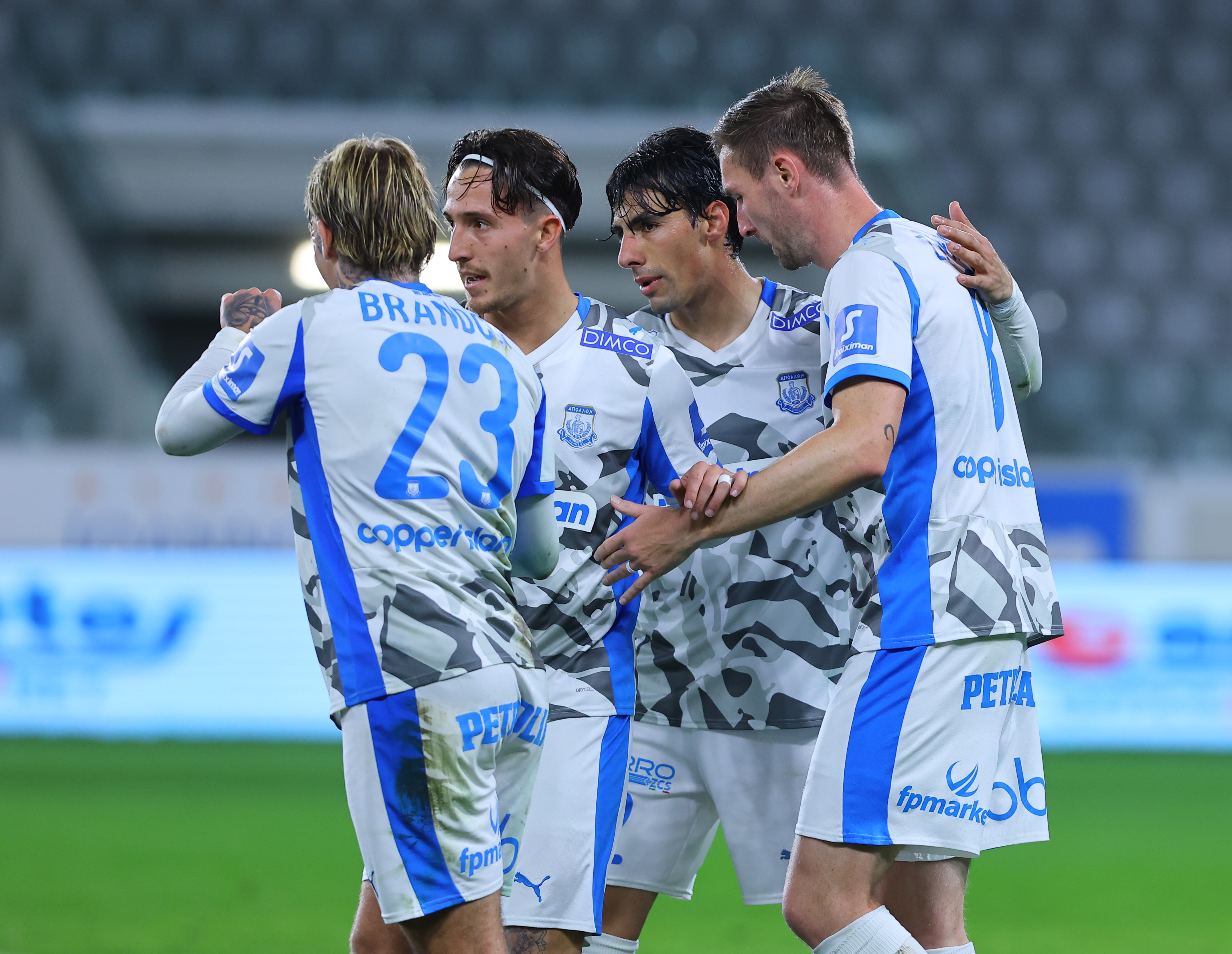 Συνεχίζει το... τρένο!