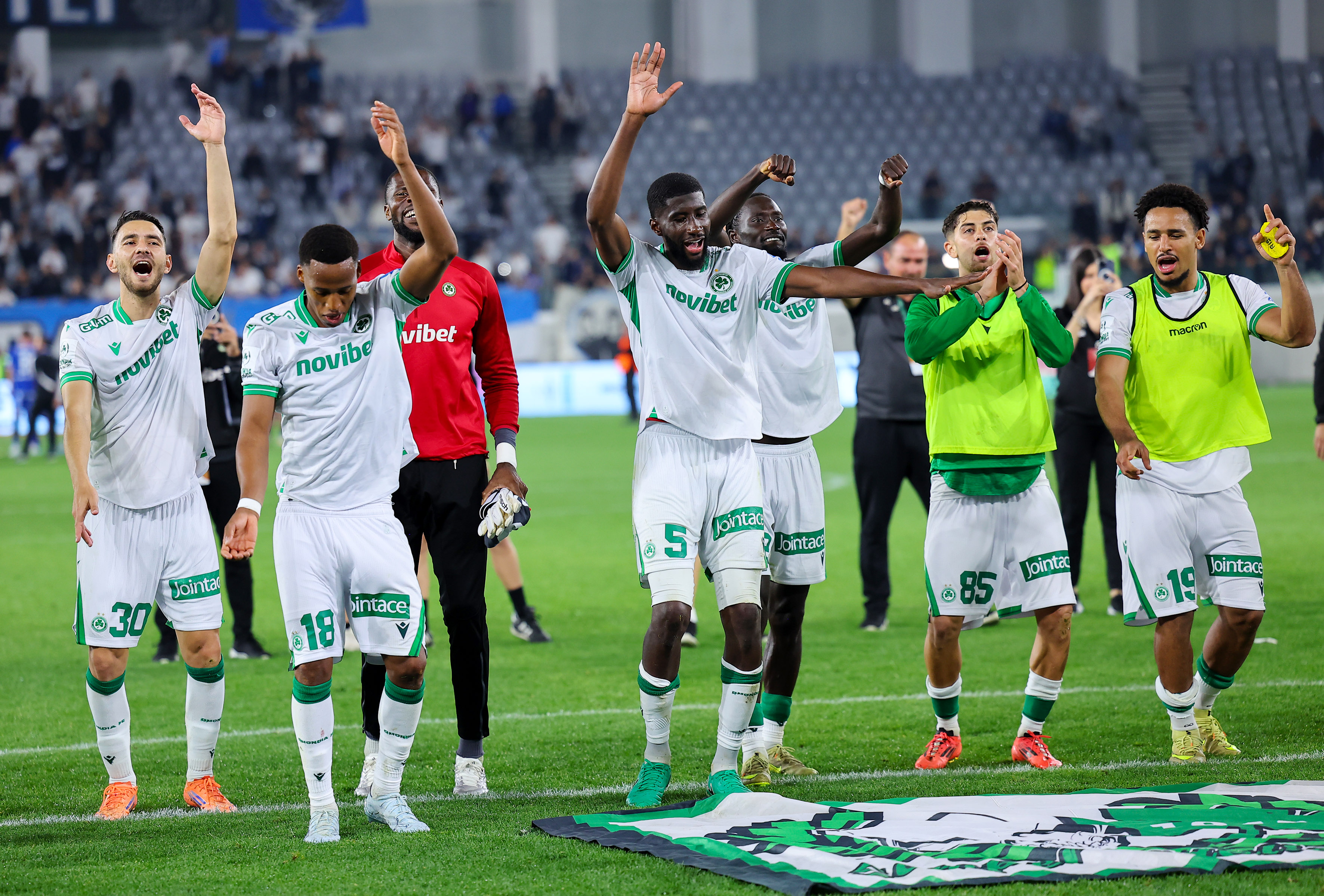 Ανατριχίλα στη Λεμεσό με «sha la la la la ΟΜΟΝΟΙΑ» (BINTEO THEMASPORTS)