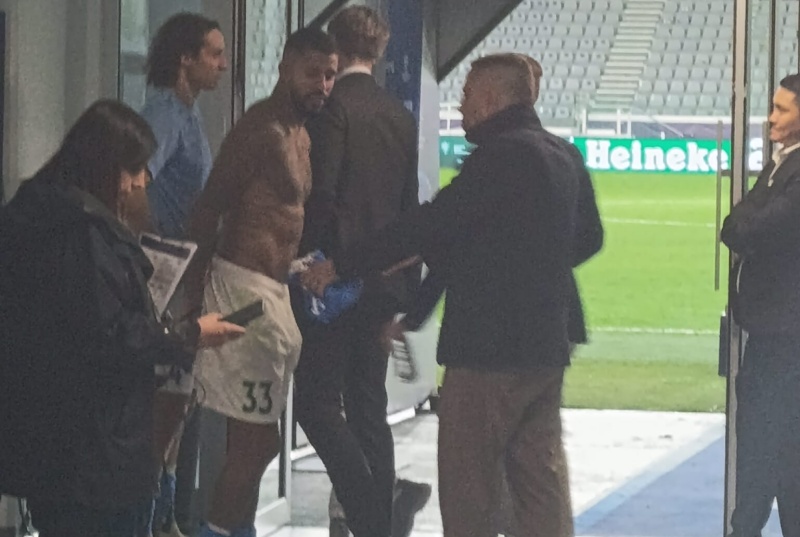 Στα αποδυτήρια ο Λομάκιν μετά το Χ – Τα είπε με Νταβίντ Λουίζ (ΦΩΤΟΓΡΑΦΙΕΣ)