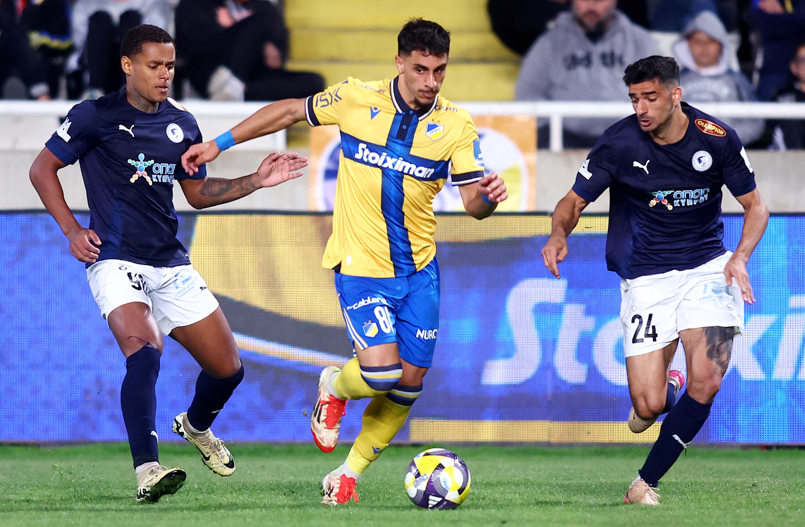 Τεσσάρα με ανατροπή