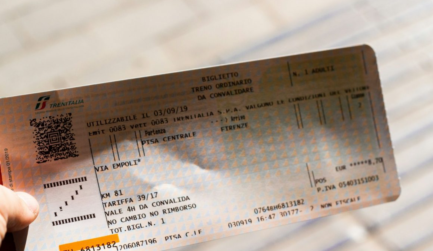 Φοιτητής πλαστογράφησε 892 αεροπορικά εισιτήρια και κατάφερε να αποσπάσει 86.000 ευρώ
