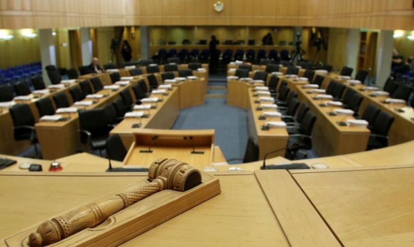 Πόσα χρήματα θα λαμβάνουν οι νέοι βουλευτές: Τα επιδόματα, τα οδοιπορικά και τα έξοδα παραστάσεως - Oι μισθοί των θρησκευτικών εκπροσώπων