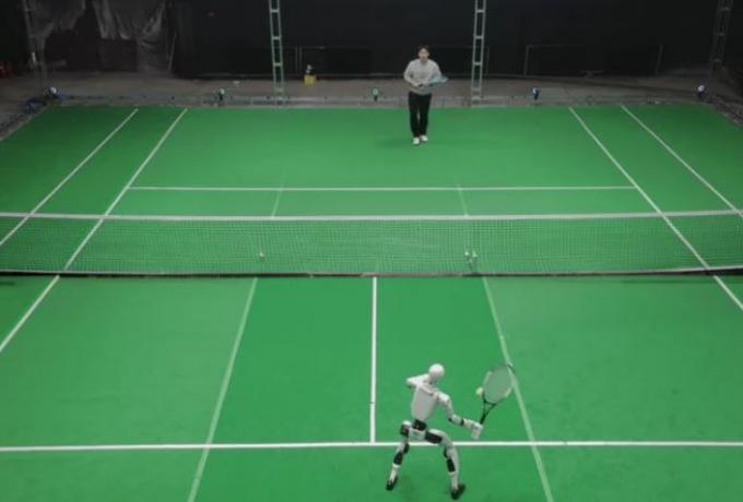 Άντε βάλτου πόντο: Ανθρωποειδές ρομπότ νέας γενιάς παίζει τένις με ακρίβεια 96% 