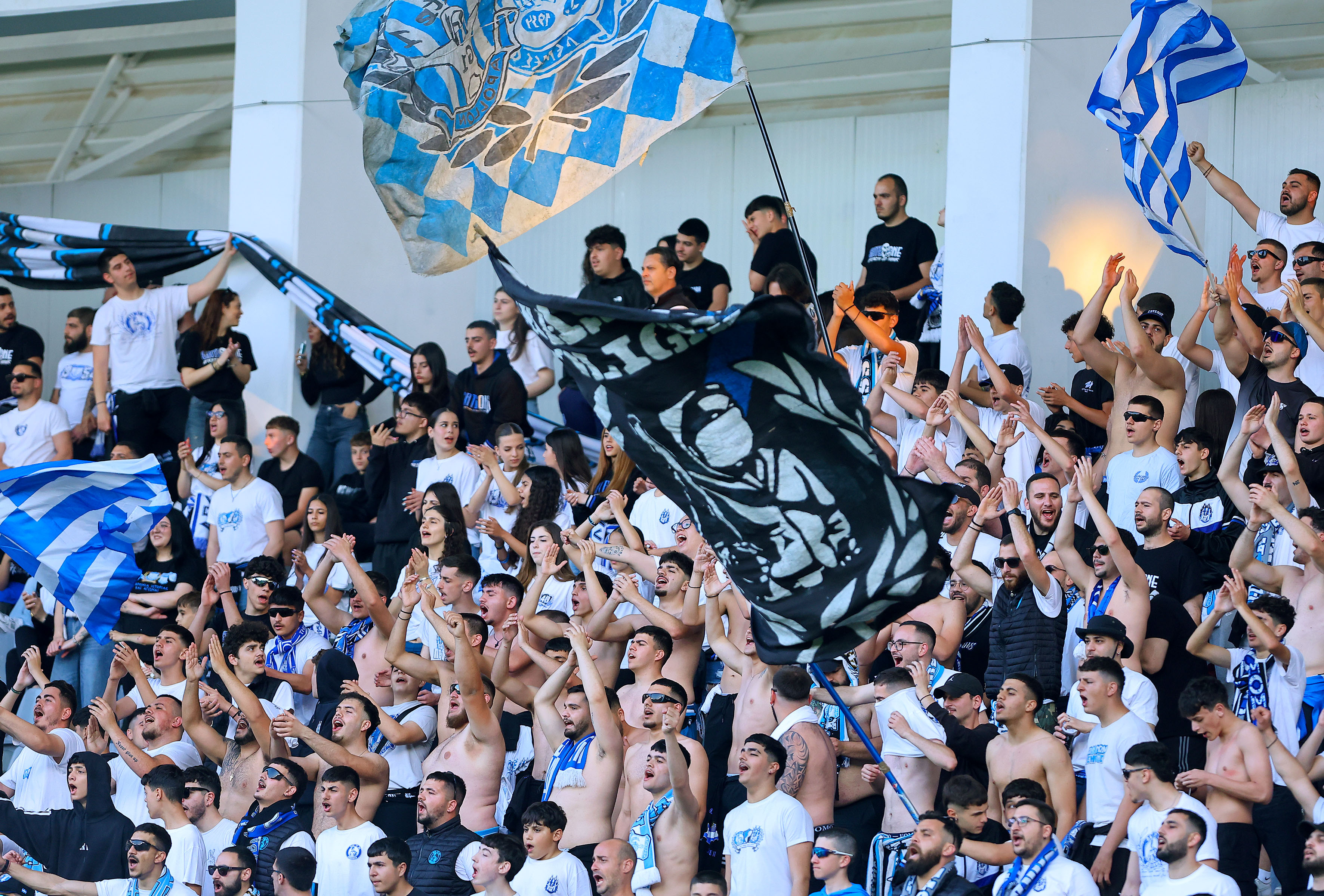 Ζήτησαν το Κύπελλο: Το μήνυμα των οπαδών του Απόλλωνα μετά το ντέρμπι! (ΒΙΝΤΕΟ)