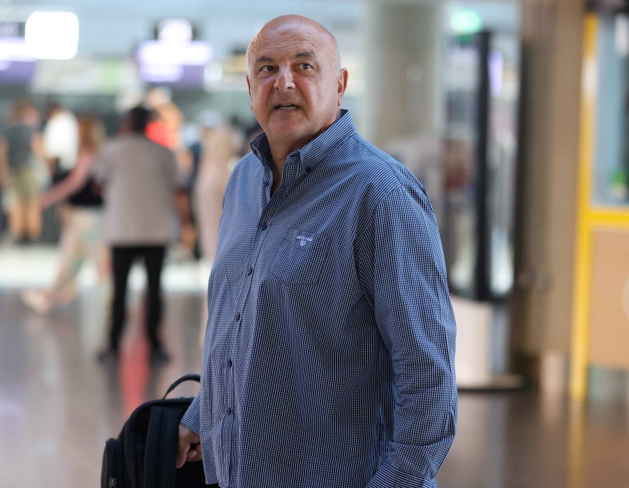 Έτοιμη για την πτήση... ανατροπής η ΑΕΚ - ΦΩΤΟΓΡΑΦΙΕΣ από το αεροδρόμιο Λάρνακας