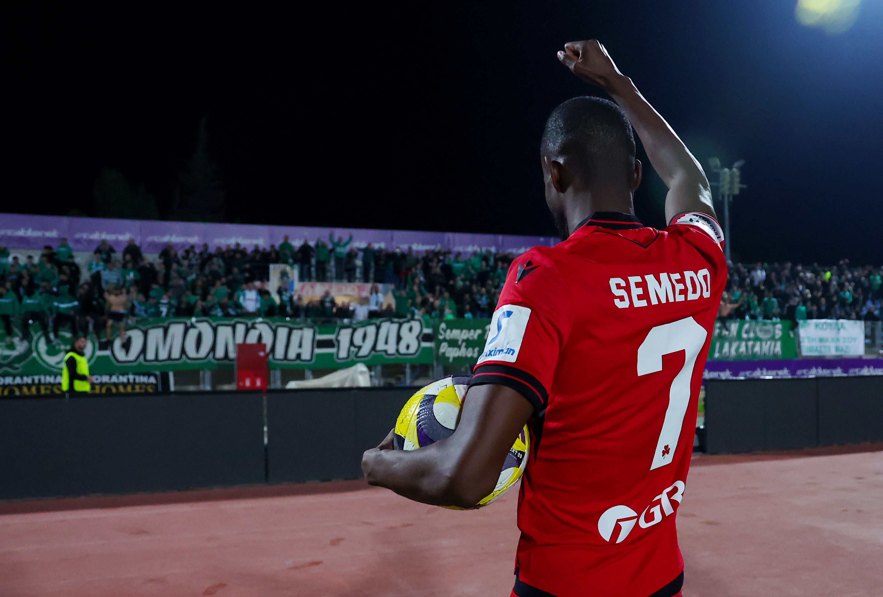 Πράσινο πάρτι στην Πάφο: Οι πανηγυρισμοί μετά το μεγάλο διπλό τίτλου για την ΟΜΟΝΟΙΑ (ΒΙΝΤΕΟ)