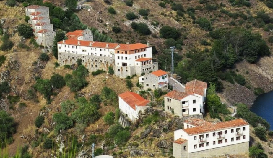 Κατάφερε να αγοράσει ολόκληρο χωριό στην Ισπανία σε τιμή... διαμερίσματος