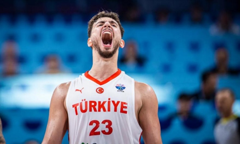 EuroBasket 2025: Σεληνιασμένοι Σενγκούν και Όσμαν υπέγραψαν τον θρίαμβο της Τουρκίας επί της Τσεχίας (ΒΙΝΤΕΟ) EuroBasket 2025: Σεληνιασμένοι Σενγκούν και Όσμαν υπέγραψαν τον θρίαμβο της Τουρκίας επί της Τσεχίας (ΒΙΝΤΕΟ)
