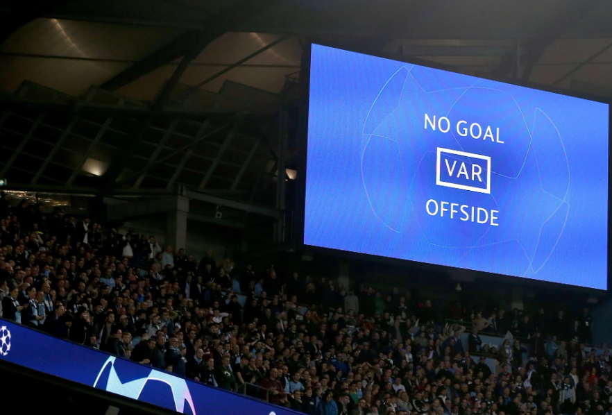 Τεχνολογία και Ποδόσφαιρο: Ένα αμφίδρομο παιχνίδι εξέλιξης