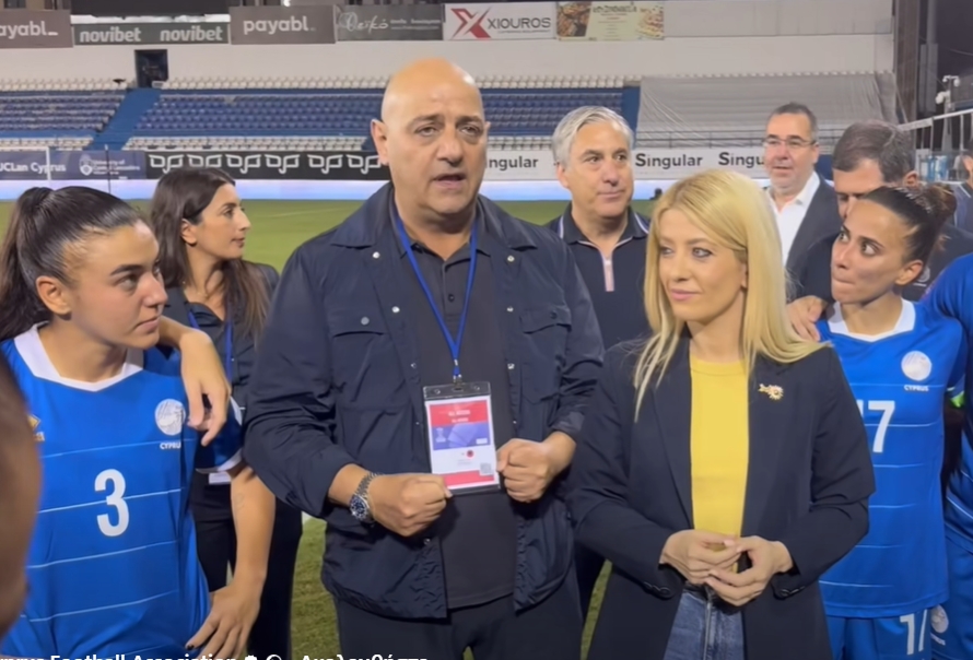 Η ΣΥΓΚΙΝΗΣΗ του Λοΐζίδη – Μαζί του και η Αννίτα Δημητρίου (ΒΙΝΤΕΟ) Η ΣΥΓΚΙΝΗΣΗ του Λοΐζίδη – Μαζί του και η Αννίτα Δημητρίου (ΒΙΝΤΕΟ)