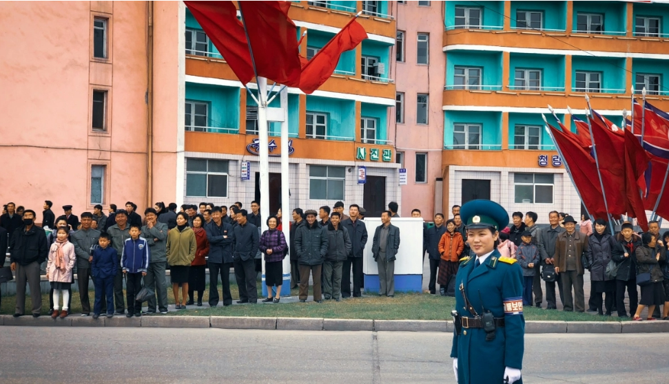 Τύπος που έχει ταξιδέψει σε όλες τις χώρες του κόσμου αποκαλύπτει πώς απέφυγε τη φυλάκιση στη Βόρεια Κορέα