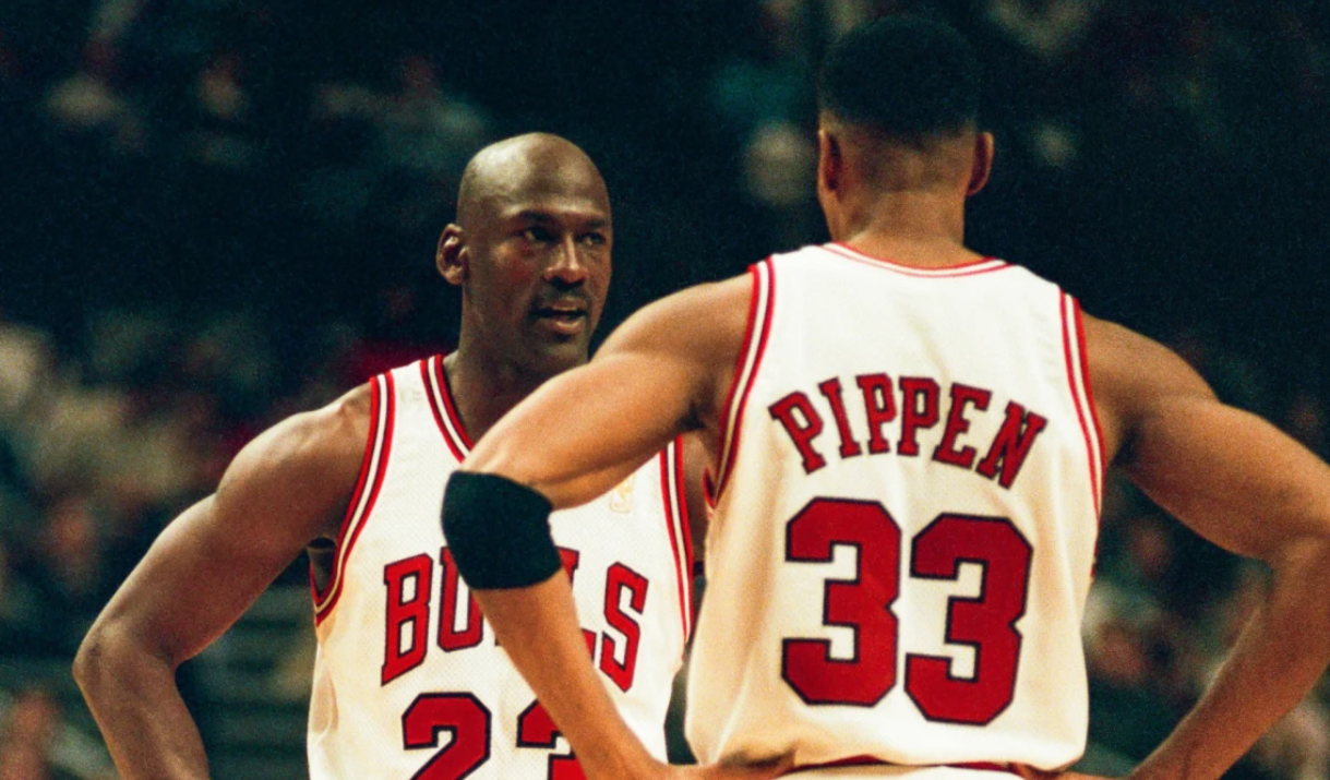 Ο Σκότι Πίπεν πουλάει τα παπούτσια του Τζόρνταν - Το αστρονομικό ποσό που θα εισπράξει