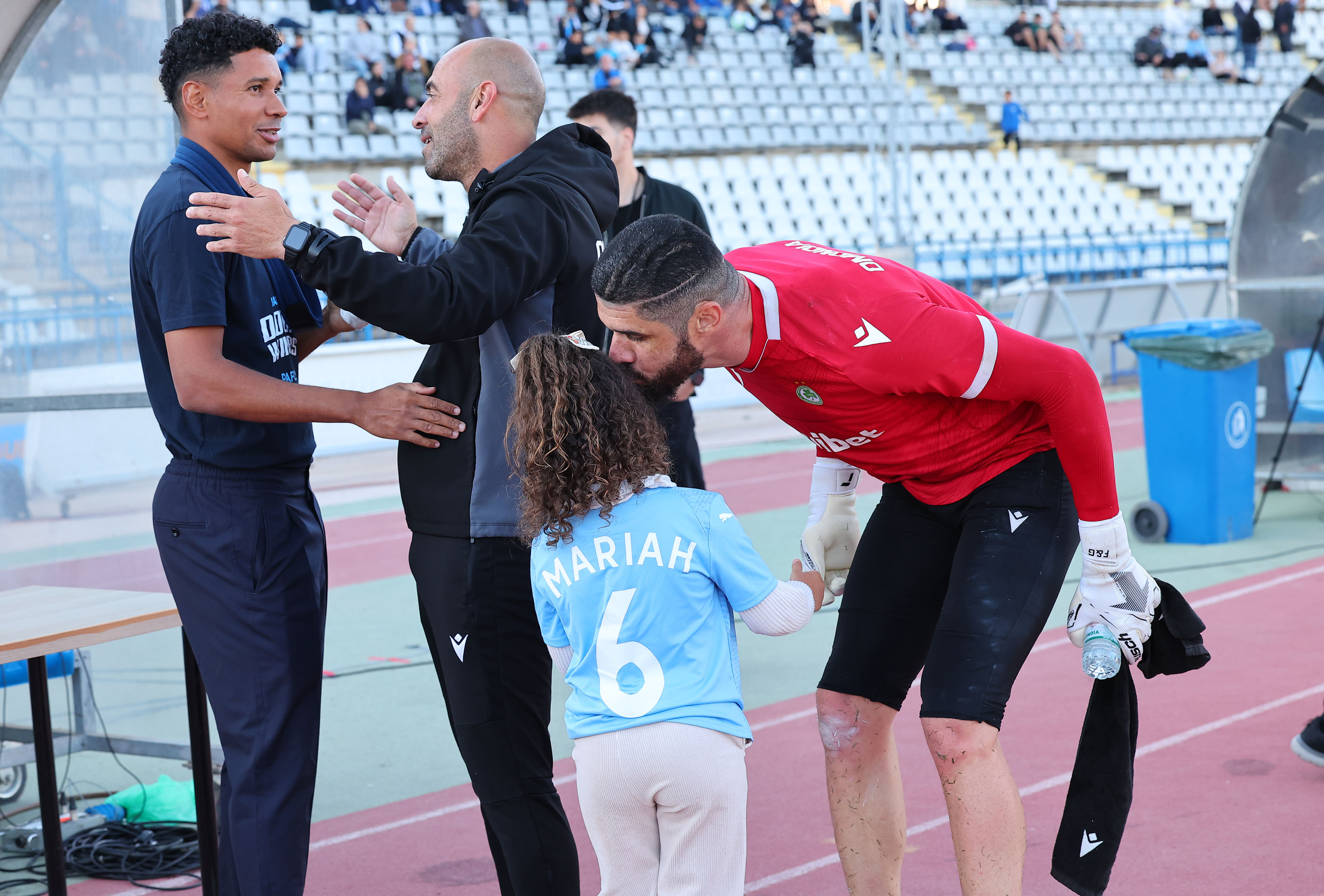 Μια εικόνα, χίλιες λέξεις: Ο «γίγαντας» Φαμπιάνο και το φιλί στην κόρη του Τιάγκο (ΦΩΤΟΓΡΑΦΙΕΣ)