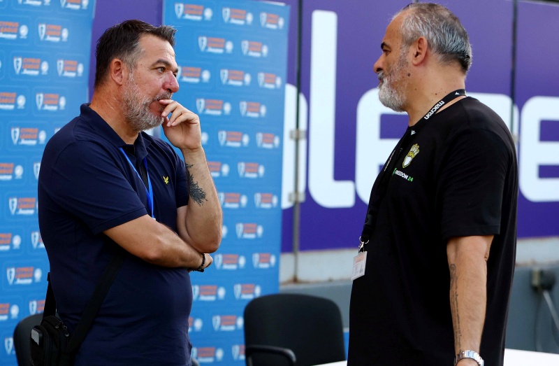 Πετεβίνος: «Είμαστε ταγμένοι για τα ψηλά, δεν αλλάζουν οι στόχοι του ΑΠΟΕΛ ακόμα και με το νέο πρότζεκτ» Πετεβίνος: «Είμαστε ταγμένοι για τα ψηλά, δεν αλλάζουν οι στόχοι του ΑΠΟΕΛ ακόμα και με το νέο πρότζεκτ»