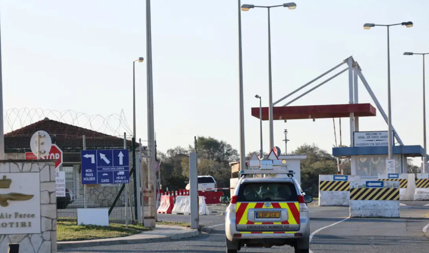 LIVE: Ανοιχτό το ενδεχόμενο να τεθεί θέμα για τις Βρετανικές Βάσεις - Άρχισε η δοκιμαστική αποστολή μηνυμάτων έκτακτης ανάγκης