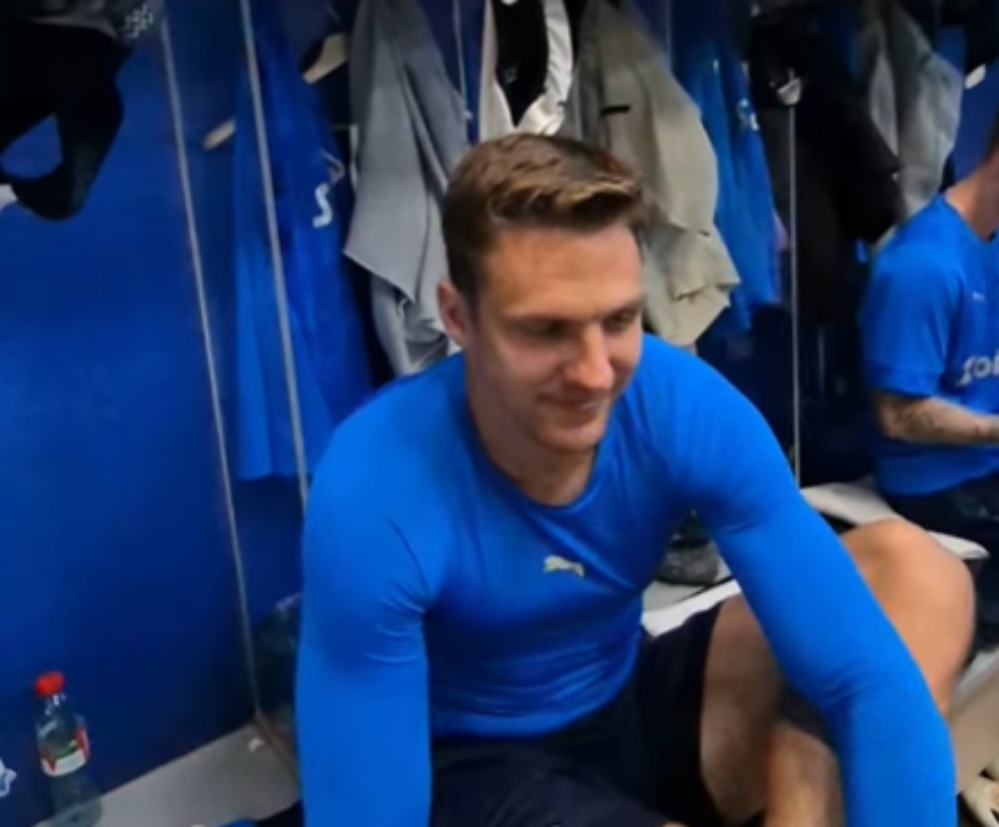 Επικό ΣΚΗΝΙΚΟ με Καστέλ και τους συμπαίκτες του στα αποδυτήρια (ΒΙΝΤΕΟ)