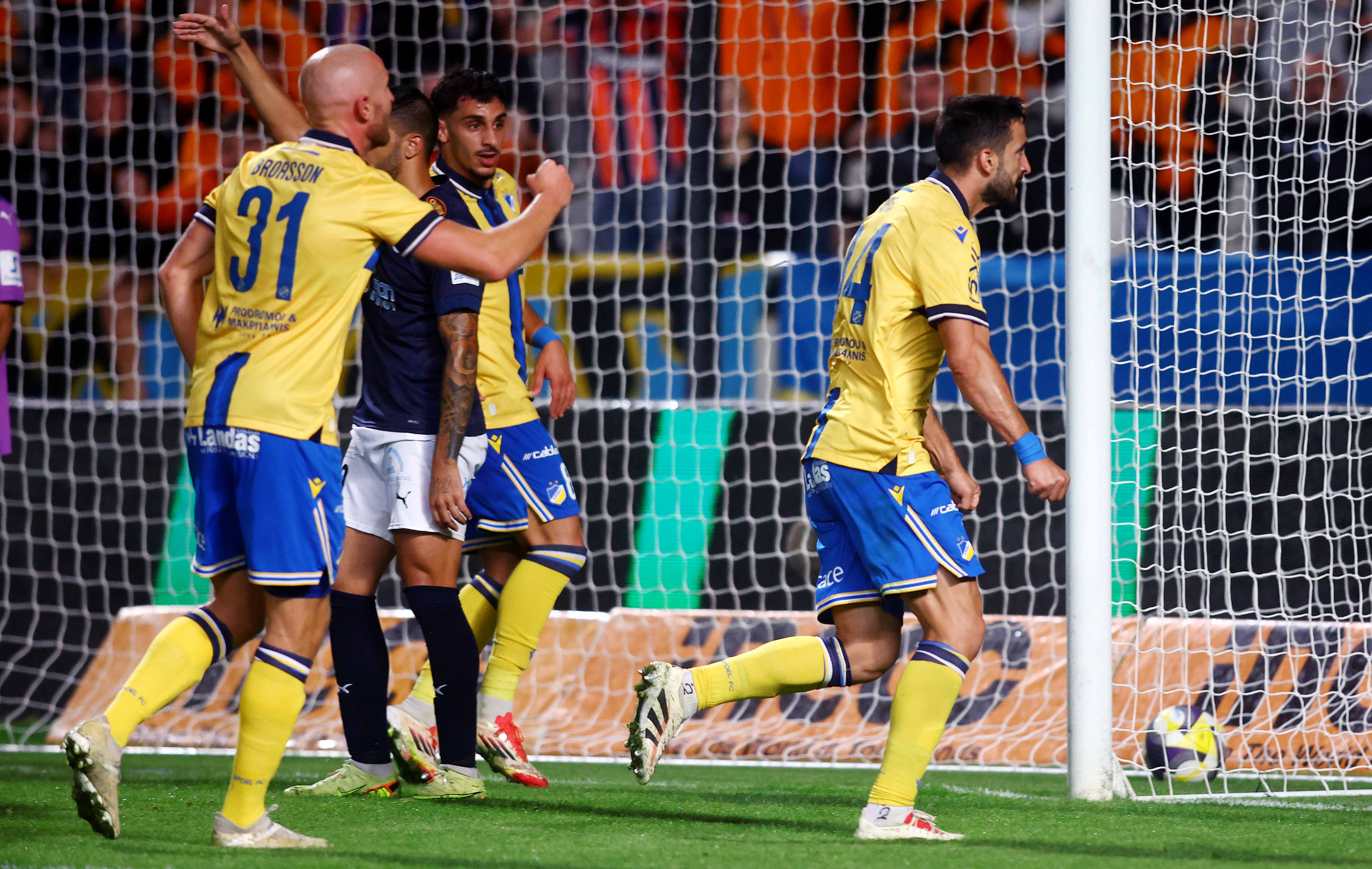 ΣΤΙΓΜΙΟΤΥΠΑ: Έτσι το…γύρισε ο ΑΠΟΕΛ, η κόκκινη, το πέναλτι και τα 5 γκολ (ΒΙΝΤΕΟ)