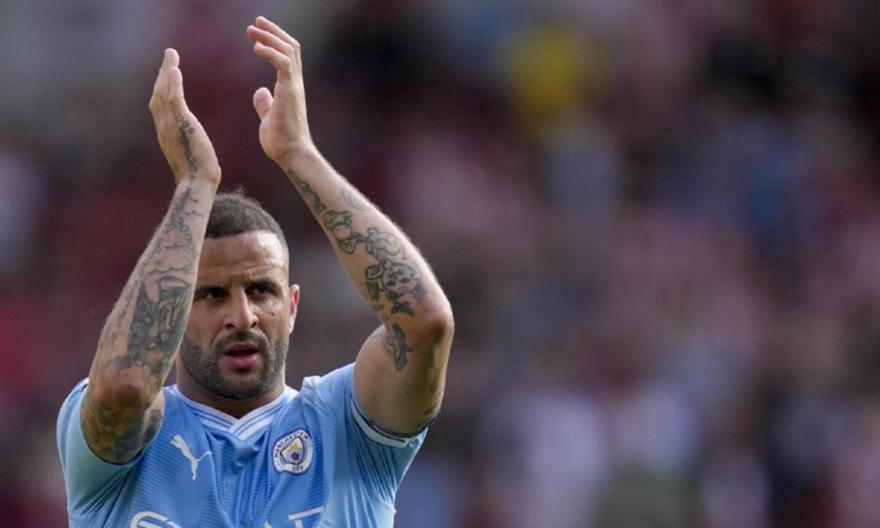 Ανανεώνει άμεσα το συμβόλαιό του με τη Μάντσεστερ Σίτι ο Γουόκερ