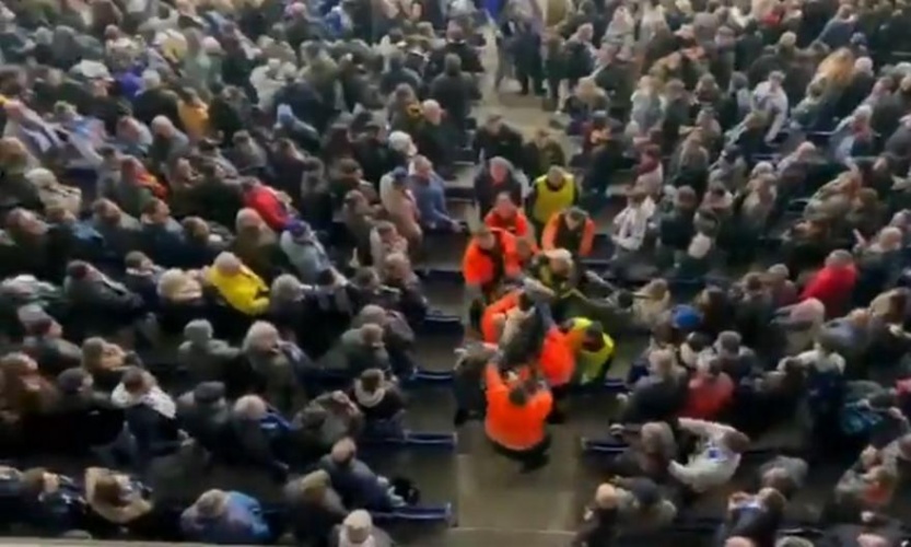 Απίστευτο σκηνικό στο Εσπανιόλ-Μπαρτσελόνα: Χρειάστηκαν... 6-7 σεκιούριτι για να απομακρύνουν μαινόμενο οπαδό! (ΒΙΝΤΕΟ)