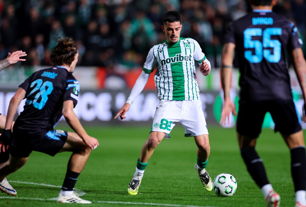 ΟΜΟΝΟΙΑ: Το λέει και το κάνει συνεχώς ο Μπεργκ - Έριξε άλλο έναν «μικρό» στα βαθιά και... κολύμπησε!