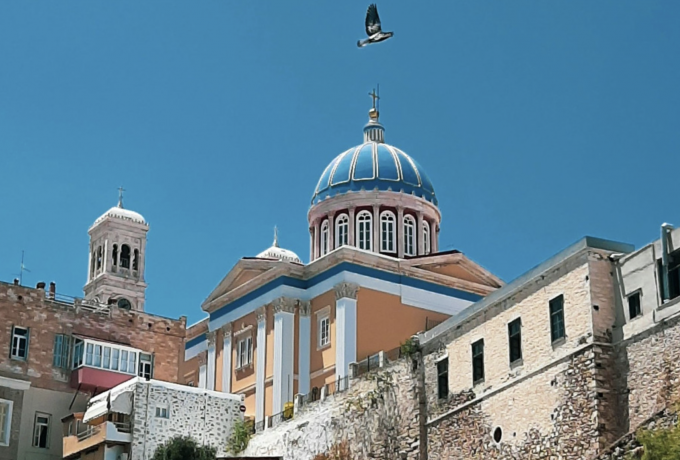 Σύρος: Το μοναδικό μέρος όπου Καθολικοί και Ορθόδοξοι γιορτάζουν μαζί το Πάσχα