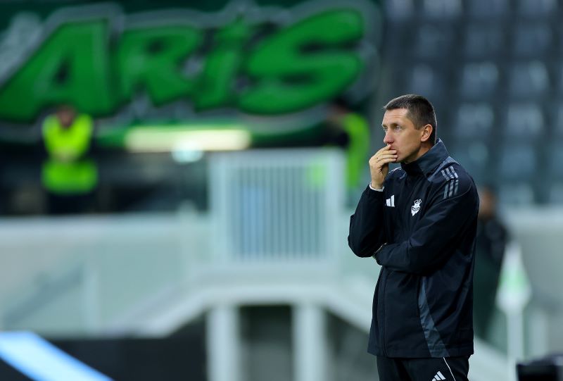 O Άρης κατρακυλάει… Η απάντηση Ρατσκόφ, αν έχει τον έλεγχο της κατάστασης (VIDEO)