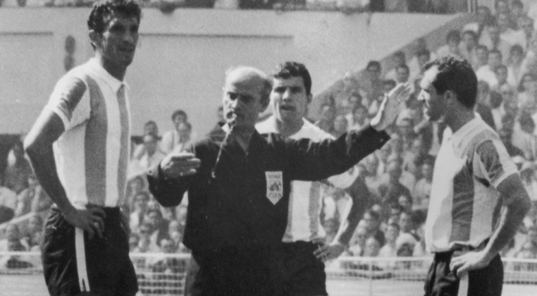 Ο άνθρωπος που δεν... δεχόταν να αποβληθεί και έφερε τις κάρτες στο ποδόσφαιρο: Η Αργεντινή θρηνεί για τον Αντόνιο Ρατίν