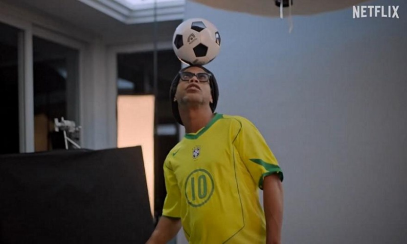 Το επίσημο τρέιλερ του ντοκιμαντέρ για τον Ροναλντίνιο: Οι στιγμές μαγείας και η κουβέντα για τη φυλακή (ΒΙΝΤΕΟ)