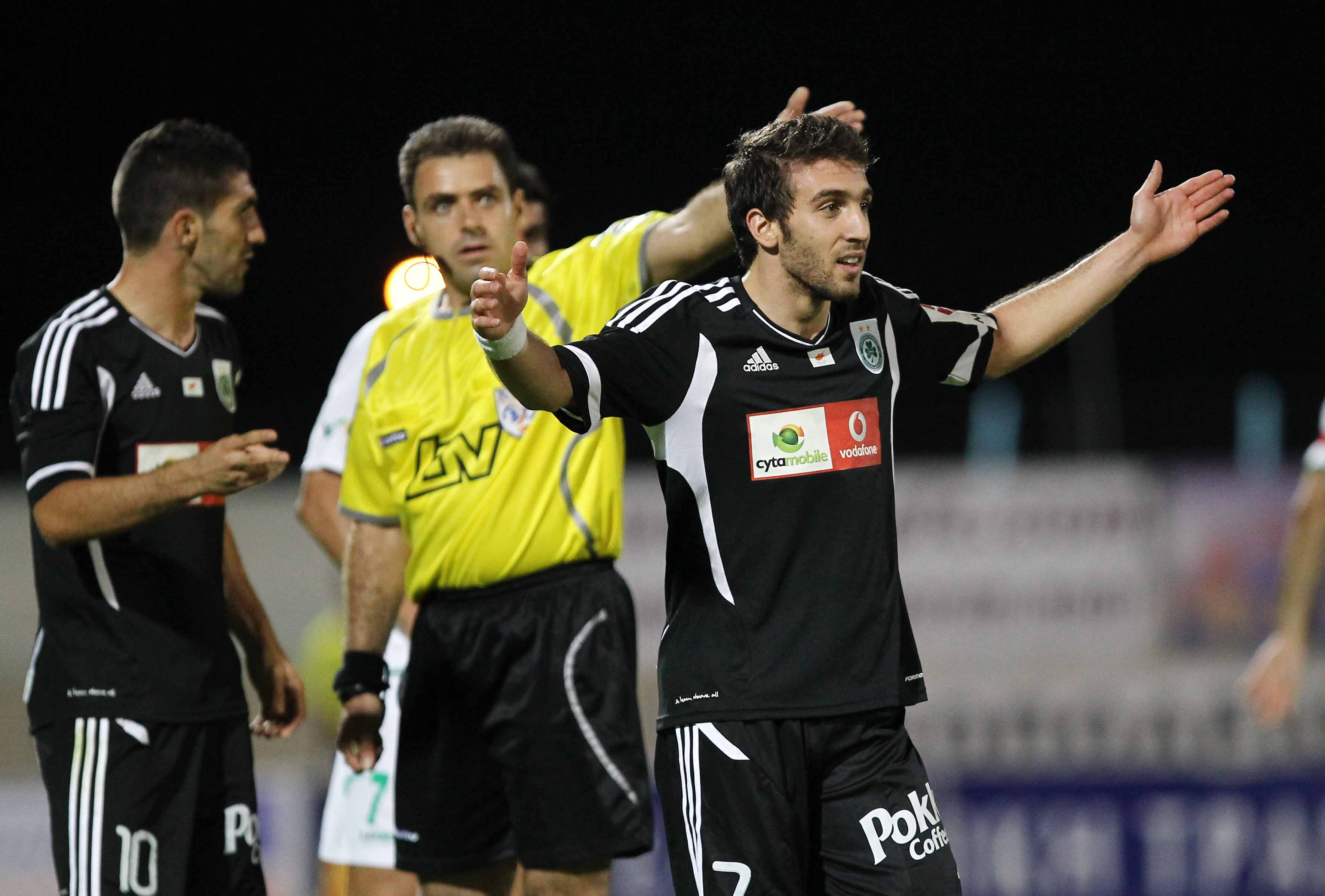 ΚΟΚΚΙΝΗ μετά από 12 χρόνια για Εφραίμ! (ΦΩΤΟΓΡΑΦΙΕΣ)