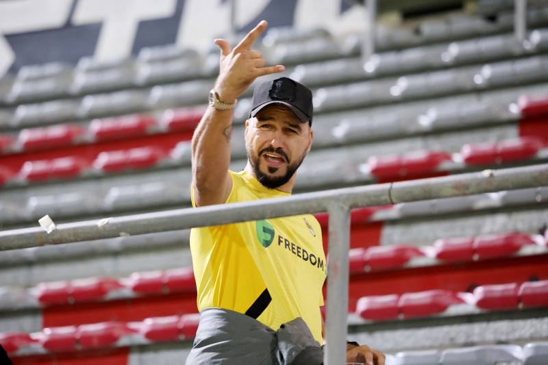 Στην κερκίδα με… ντουντούκα ο πρόεδρος της Krasava ΕΝΥ! (ΦΩΤΟΓΡΑΦΙΑ)