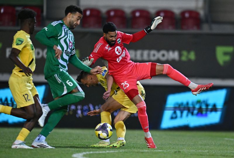 Καραμπόλα για κλάματα… και αυτογκόλ