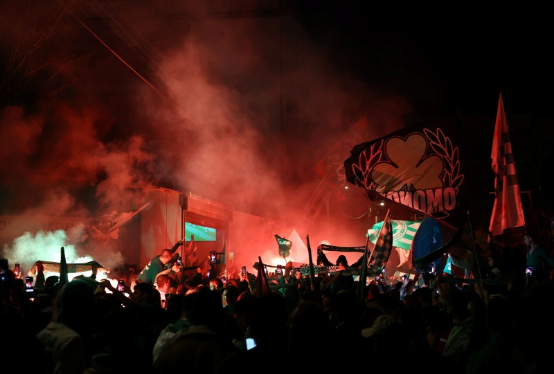 Ομονοιάτικη «τρέλα» και στα... αυτοκίνητα! (ΦΩΤΟΓΡΑΦΙΑ)