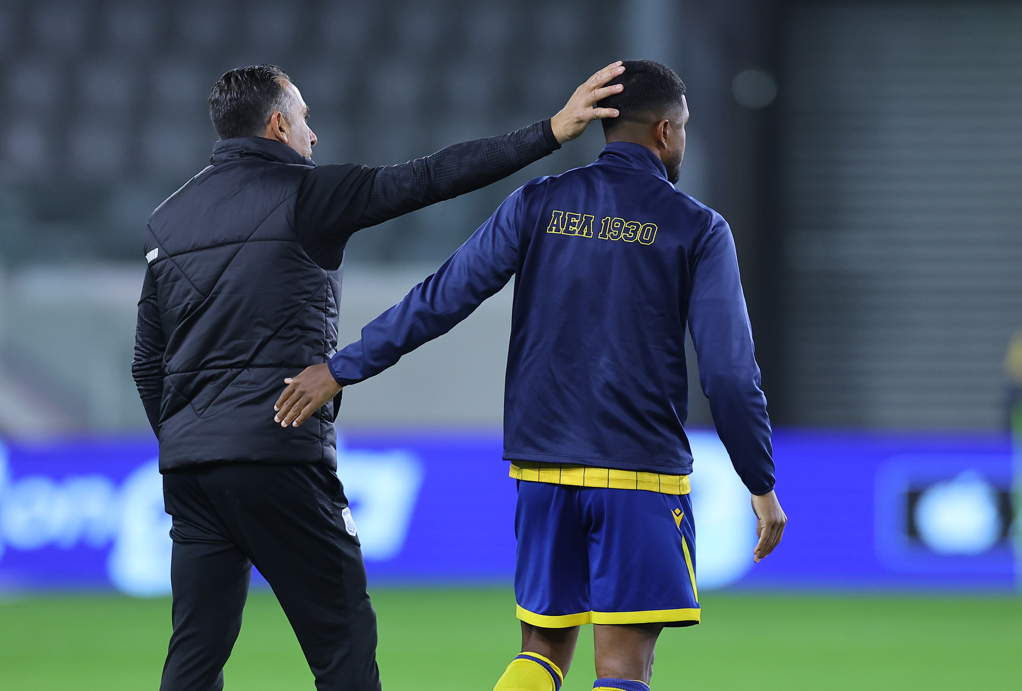 ΟΜΟΡΦΗ κίνηση μετά το τέλος του ΑΕΛ – Απόλλωνα – Τι συνέβη ανάμεσα σε Σωφρόνη και Νατέλ (ΦΩΤΟΓΡΑΦΙΕΣ)