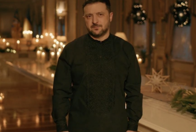 Ο Ζελένσκι φέρεται να εύχεται στο Χριστουγεννιάτικο μήνυμά του τον θάνατο του Πούτιν: «Ας χαθεί»