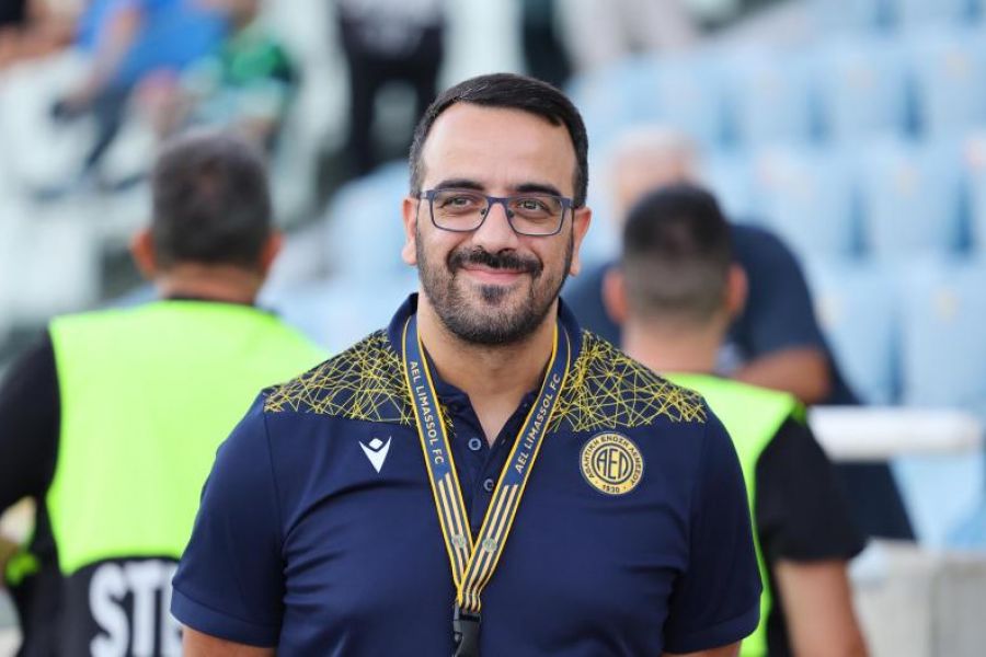 ΛΕΒΕΝΤΗΣ: «Ουδέποτε μείωσα την ιστορία ή τον κόσμο του Απόλλωνα»