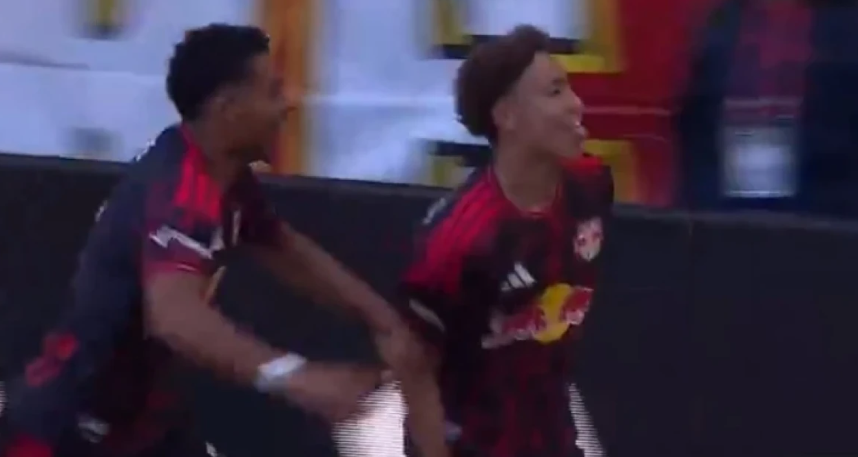 Γκολ βγαλμένο από τα... Λύκεια - Απίθανη συνεργασία τριών νεαρών στο MLS 