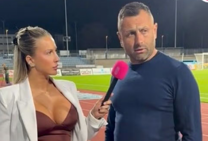 Συνέντευξη... μαρτύριο: Προπονητής στην Τσεχία έκανε... αγώνα για να μην κοιτάξει το ντεκολτέ της ρεπόρτερ (ΒΙΝΤΕΟ)