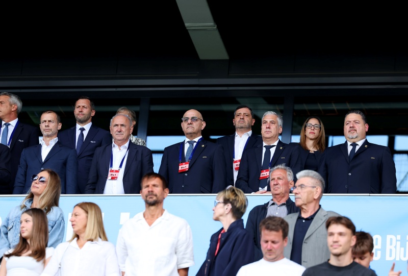 Βλέπει Σλοβενία-Κύπρος ο πρόεδρος της UEFA! Το δώρο που πήρε από τον Χάρη Λοϊζίδη (ΦΩΤΟΓΡΑΦΙΕΣ)