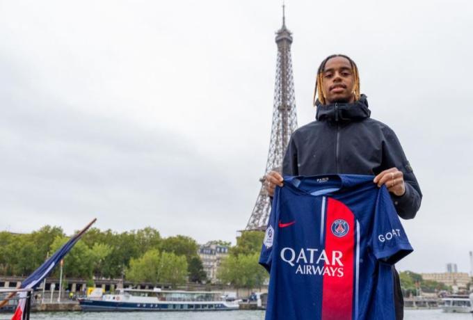 Η Παρί Σεν Ζερμέν ανακοίνωσε την απόκτηση του Μπαρκολά