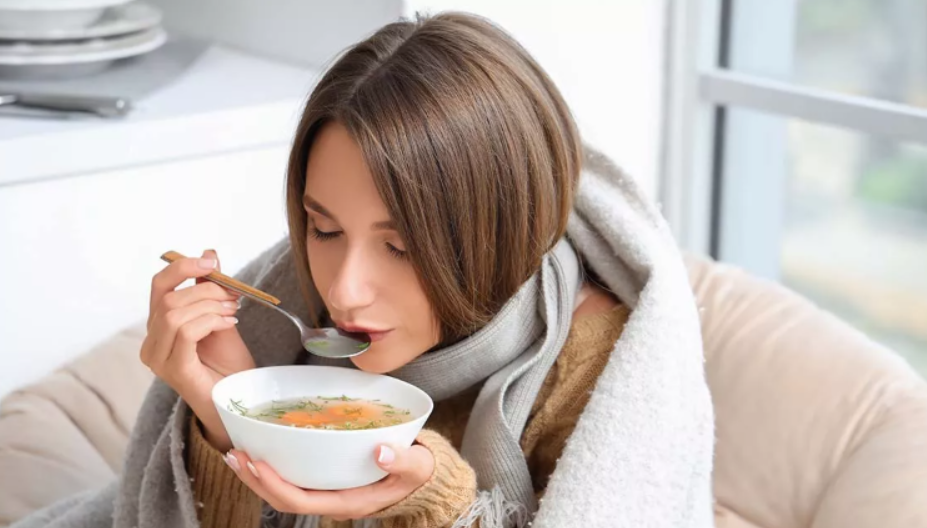 --Ιώσεις: Tι να τρώμε σε κρυολόγημα και γρίπη για γρήγορη ανάρρωση σύμφωνα με την ειδικό